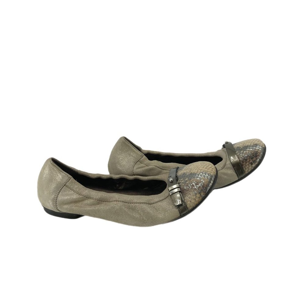 Agl Cream Leather Flats & Loafers | Classic Style from Italy